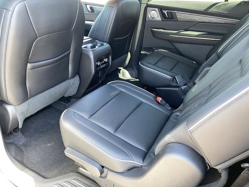 Used 2025 Buick Enclave Avenir w/ Super Cruise Package AWD/4WD image 15