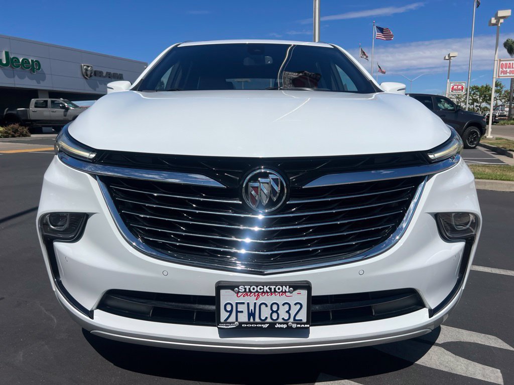 Used 2023 Buick Enclave Essence w/ Experience Buick Package FWD image 7