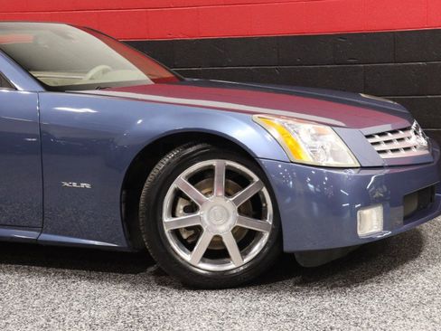 Used 2005 Cadillac XLR RWD image 3