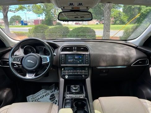 Used 2018 Jaguar F-PACE Prestige AWD/4WD image 28