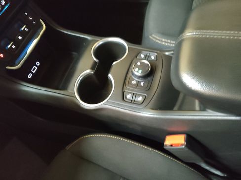 Used 2020 GMC Terrain SLE w/ Driver Convenience Package AWD/4WD image 26