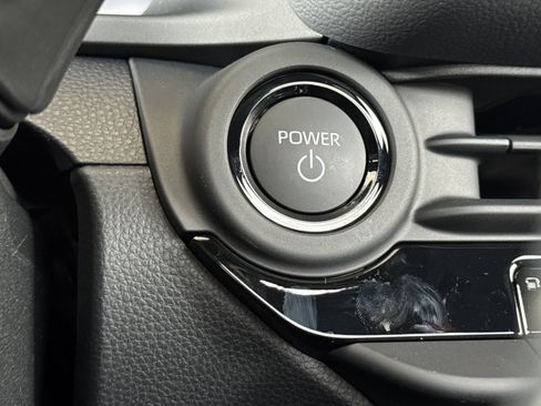 New 2025 Toyota Crown Signia image 25