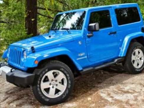 Used 2015 Jeep Wrangler Rubicon w/ Dual Top Group AWD/4WD image 1
