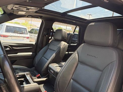 Used 2023 GMC Yukon Denali w/ Advanced Technology Package AWD/4WD image 36