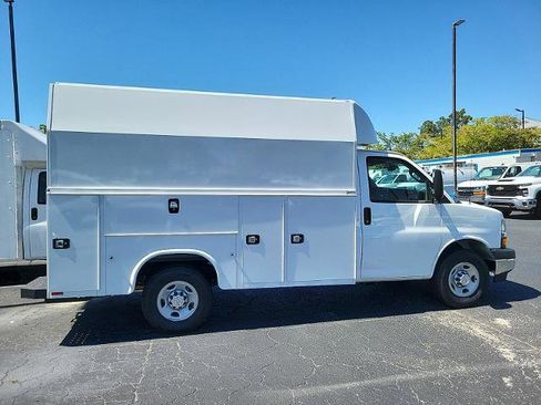 New 2024 Chevrolet Express 3500 w/ Power Convenience Package image 5