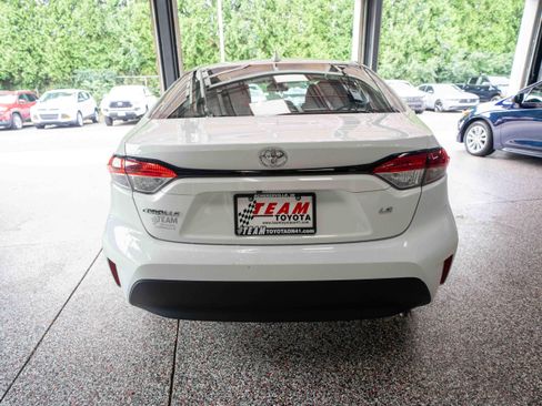 Used 2024 Toyota Corolla LE FWD image 3