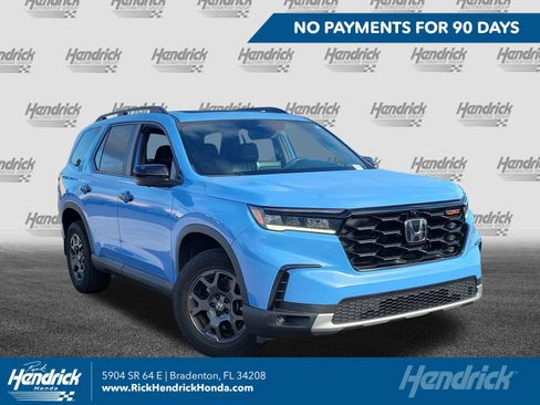 Used 2024 Honda Pilot TrailSport image 1