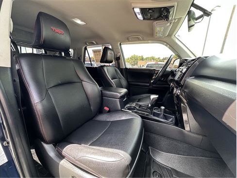 Used 2017 Toyota 4Runner TRD Off-Road Premium AWD/4WD image 4