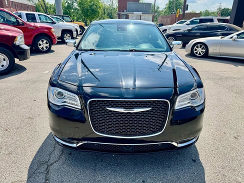 Used 2017 Chrysler 300 C w/ Safetytec Plus Group image 9