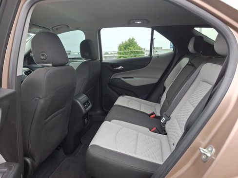Used 2019 Chevrolet Equinox LS w/ LS Convenience Package AWD/4WD image 10