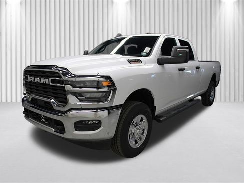 New 2026 RAM 2500 Tradesman AWD/4WD image 8