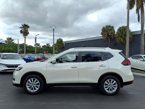 Certified 2020 Nissan Rogue SV image 2