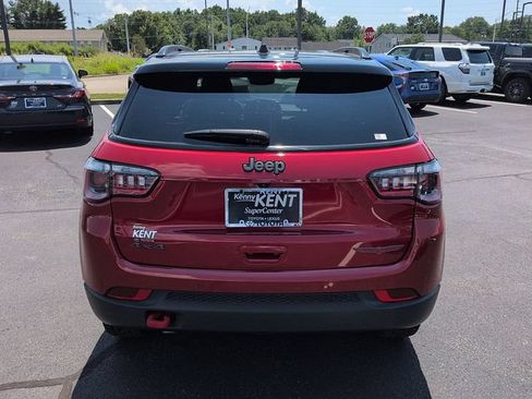 Used 2025 Jeep Compass Trailhawk AWD/4WD image 6