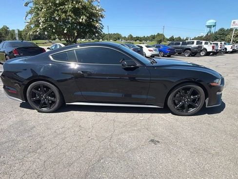Used 2019 Ford Mustang Coupe w/ Black Accent Package RWD image 3
