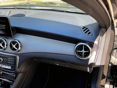 Used 2020 Mercedes-Benz GLA 250 GLA 250 image 23