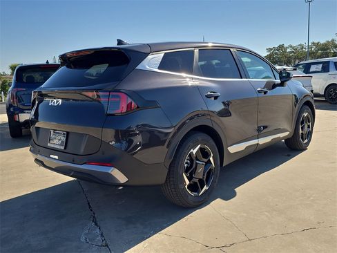 New 2026 Kia Sportage EX image 8