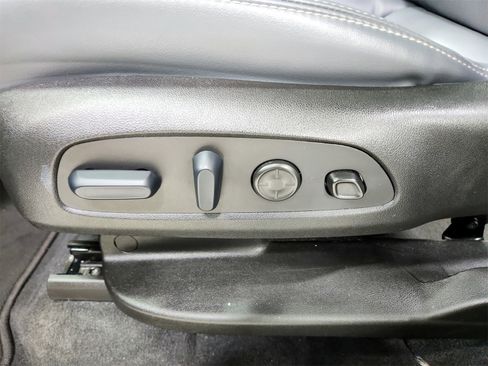 Used 2024 Buick Enclave Premium image 20