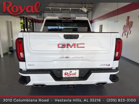 Used 2024 GMC Sierra 1500 AT4 w/ Technology Package AWD/4WD image 3