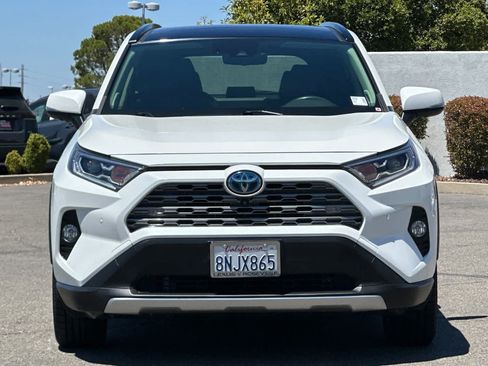 Used 2020 Toyota RAV4 Limited AWD/4WD image 10