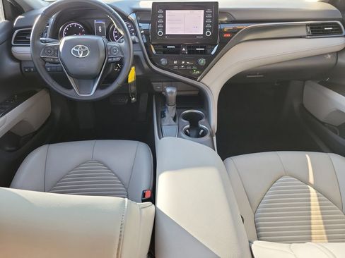Used 2021 Toyota Camry SE image 11
