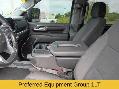 Used 2025 Chevrolet Silverado 2500 LT w/ Z71 Chrome Sport Edition AWD/4WD image 12