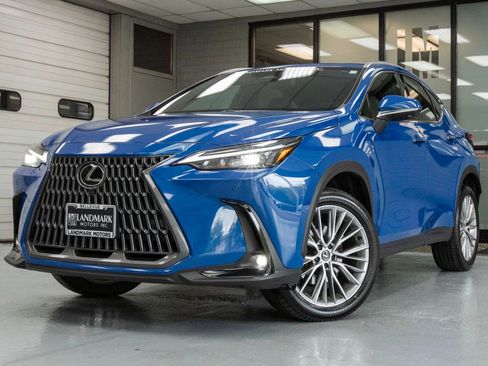 Used 2024 Lexus NX 300h AWD w/ Luxury Package image 2