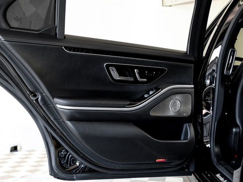 Used 2022 Mercedes-Benz S 580 4MATIC Sedan w/ AMG Line Package image 43
