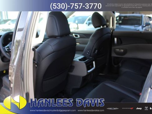 New 2026 Kia Carnival EX image 17