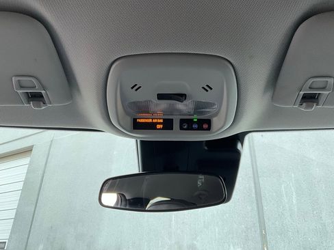 Used 2025 Chevrolet Trax LT image 15