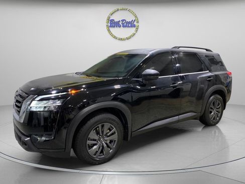 Used 2022 Nissan Pathfinder SV w/ SV Premium Package AWD/4WD image 1