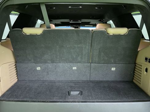 Used 2018 Cadillac Escalade Platinum image 30