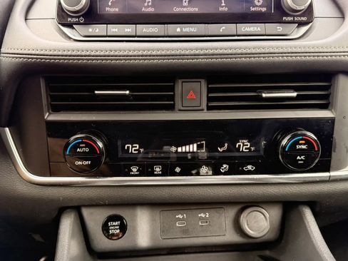 Used 2024 Nissan Rogue SV image 24