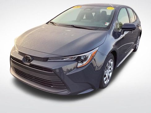 Used 2025 Toyota Corolla LE FWD image 5