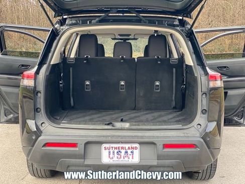 Used 2024 Nissan Pathfinder SV AWD/4WD image 41