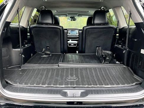 Used 2018 Toyota Highlander XLE AWD/4WD image 29