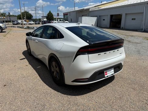 Certified 2024 Toyota Prius LE FWD image 6