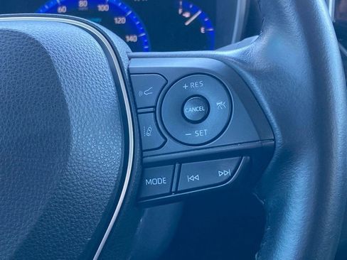 Used 2022 Toyota Corolla Cross XLE w/ Convenience Package image 17