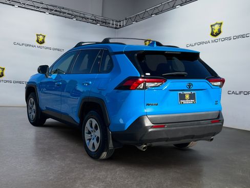 Used 2021 Toyota RAV4 LE image 3