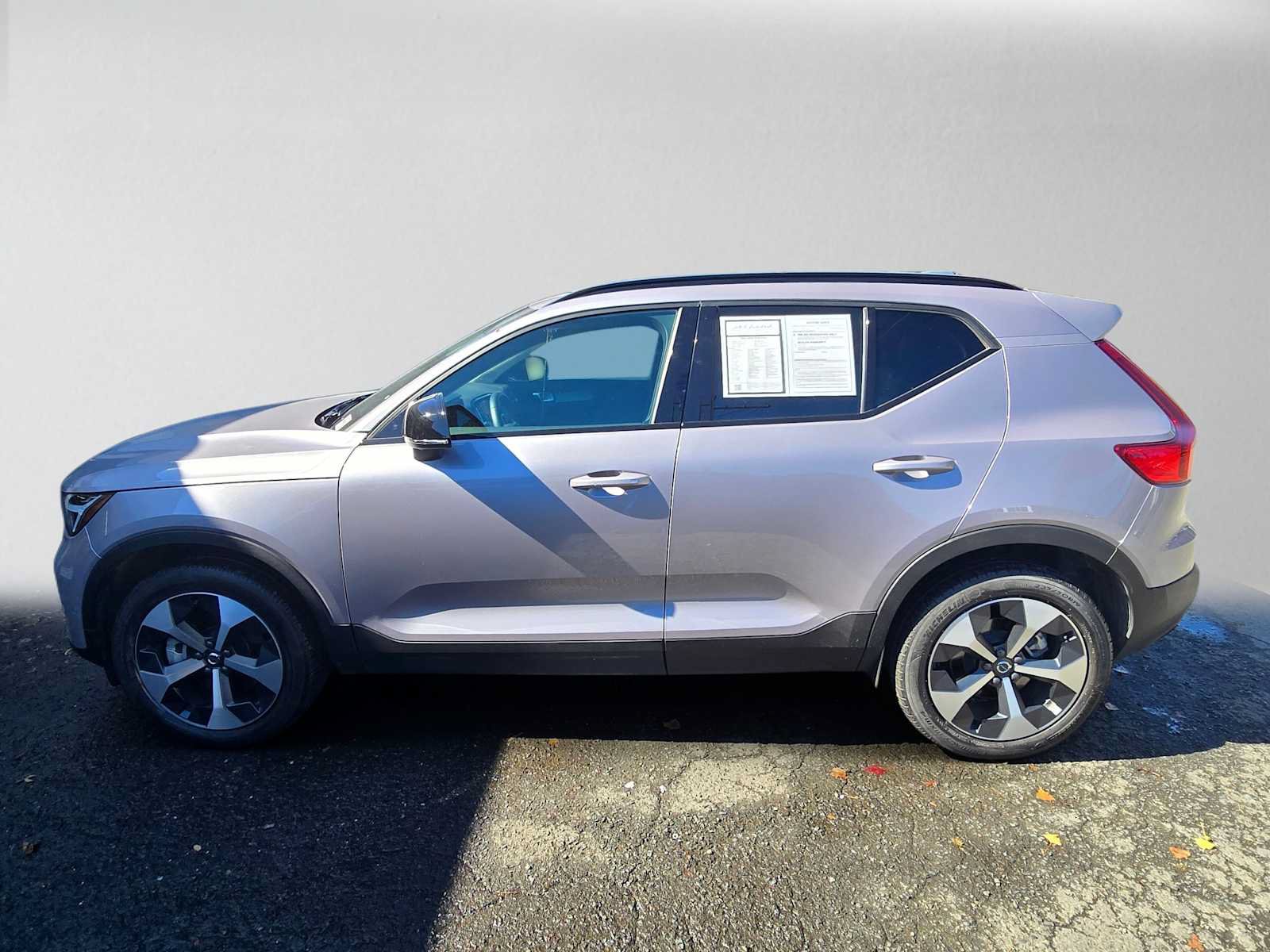 Certified 2026 Volvo XC40 B5 Plus AWD/4WD image 6