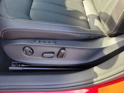 Certified 2022 Volkswagen Passat 2.0T image 19