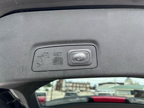Used 2018 Lincoln MKC Select w/ Lincoln MKC Climate Package AWD/4WD image 11