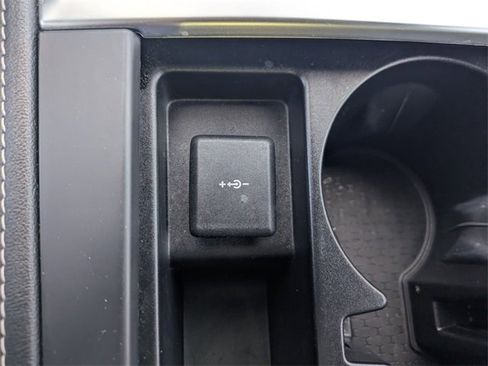 Used 2026 Jaguar F-PACE R-Dynamic S image 21