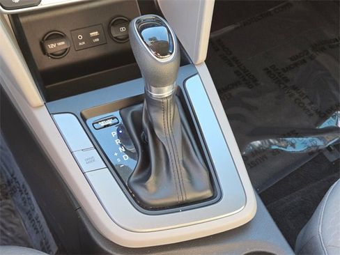 Used 2019 Hyundai Elantra SE image 33