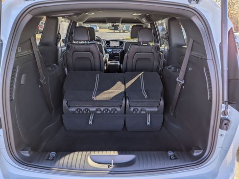 New 2026 Chrysler Pacifica Select image 28