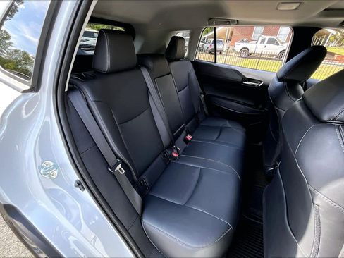 Certified 2024 Toyota Corolla Cross XLE w/ Convenience Package image 20