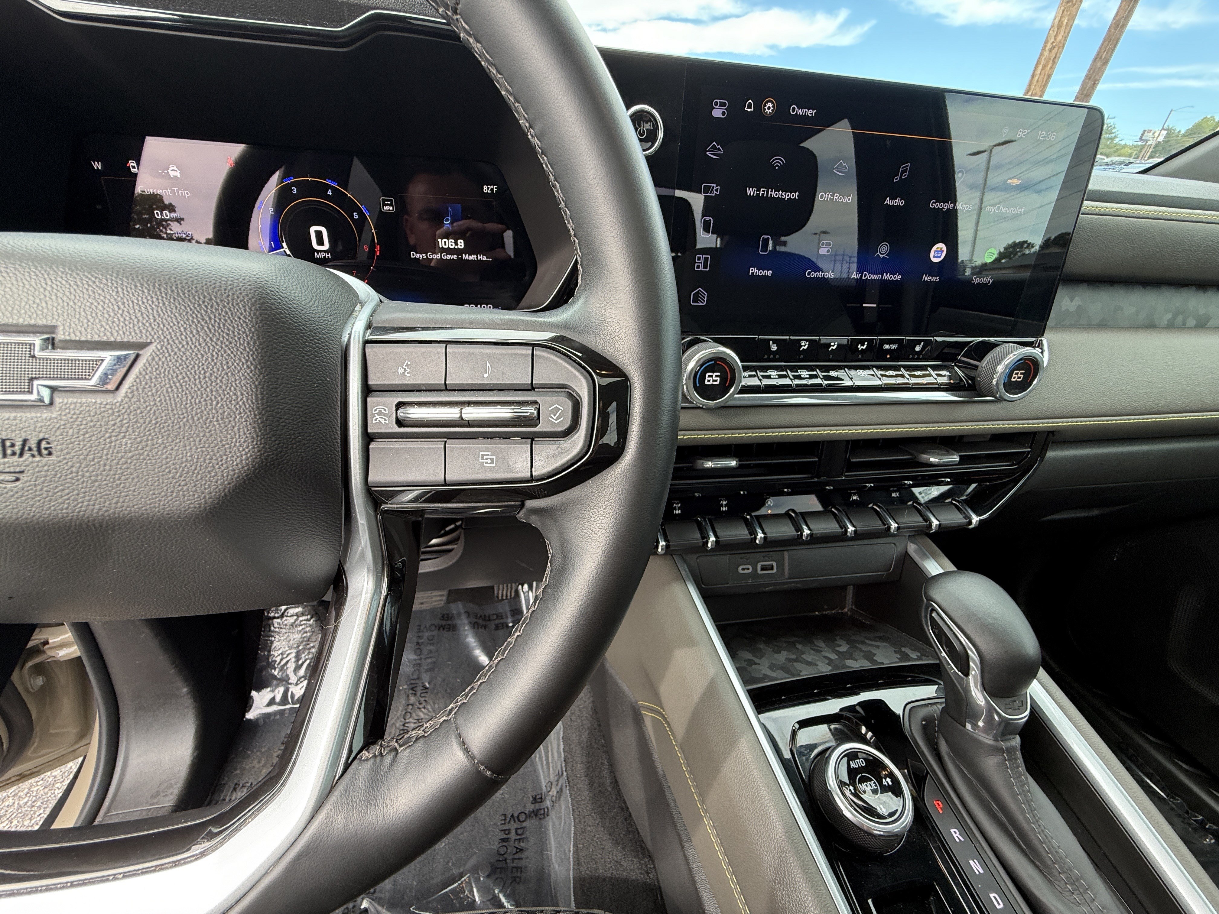 Used 2024 Chevrolet Colorado ZR2 w/ Technology Package AWD/4WD image 21