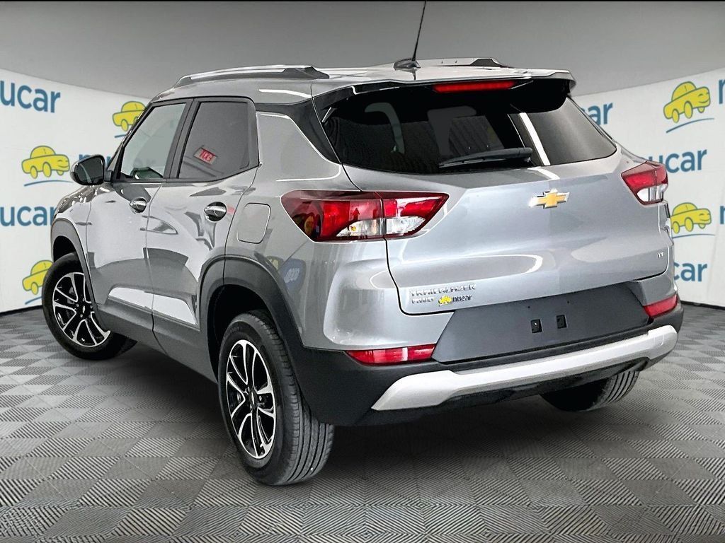 Used 2025 Chevrolet TrailBlazer LT AWD/4WD image 4