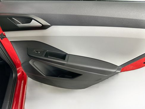 Used 2022 Volkswagen Taos SE image 28