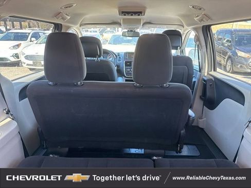 Used 2018 Dodge Grand Caravan SE w/ UConnect Hands-Free Group image 10