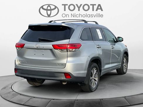 Used 2017 Toyota Highlander XLE image 6